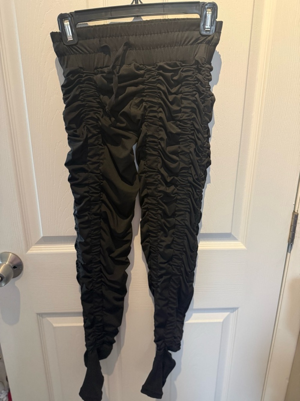 Agogie Wearable Resistance +40
Pants Black Stretchy Womens Size PM
Petite Medium